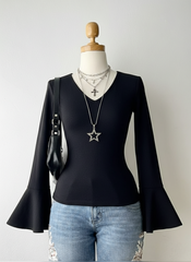 V neck flapper sleeves