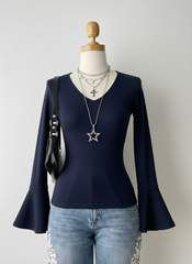 V neck flapper sleeves