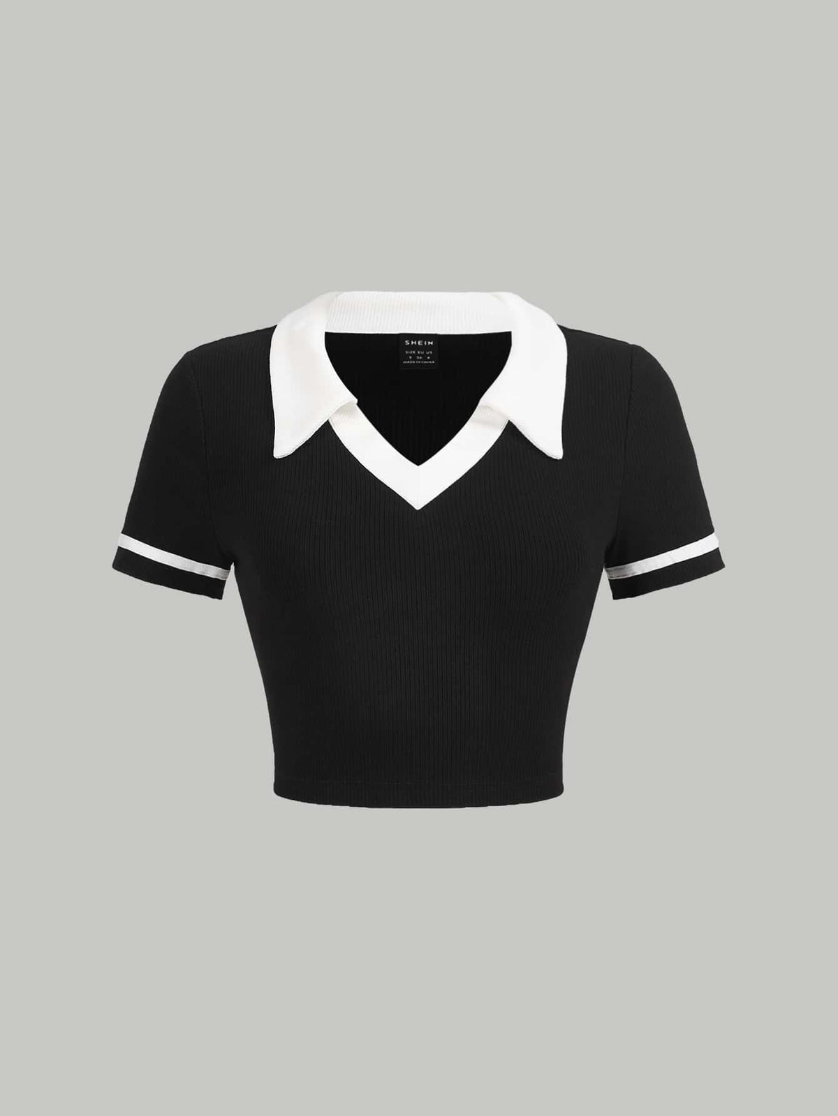 Contrast Collor V-Polo Top